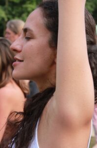 Kuruyan Kalpleri Sulamak ve Rahatlamak için Bir Kitap: Kundalini Yoga ve Meditasyon’la Rahatlama Rehberi Kendime Not: Rahatla